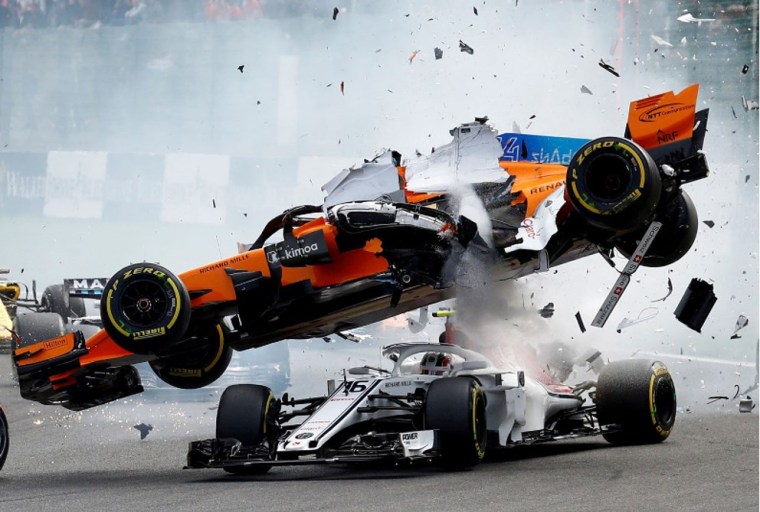 Crash McLaren Fernando Alonso