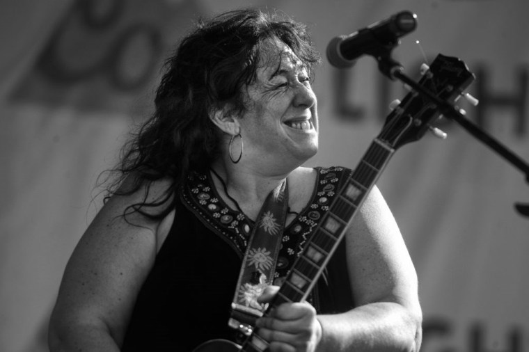 Joanna Connor Six Strings Blues